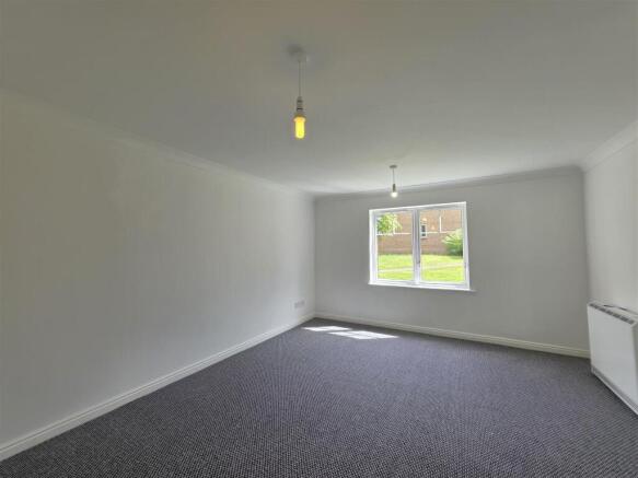 2 bed Apartment for sale Image 5