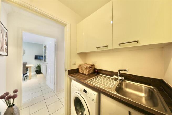 4 bed Detached for sale Image 10
