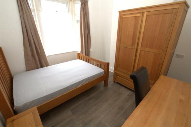 3 bed House to rent Image 10