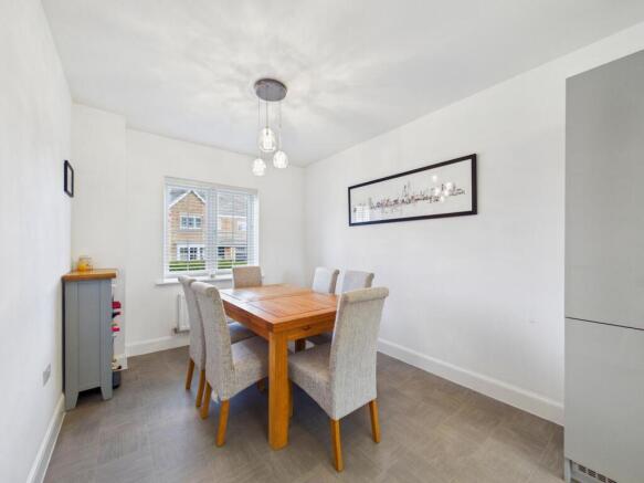 4 bed Detached for sale Image 10