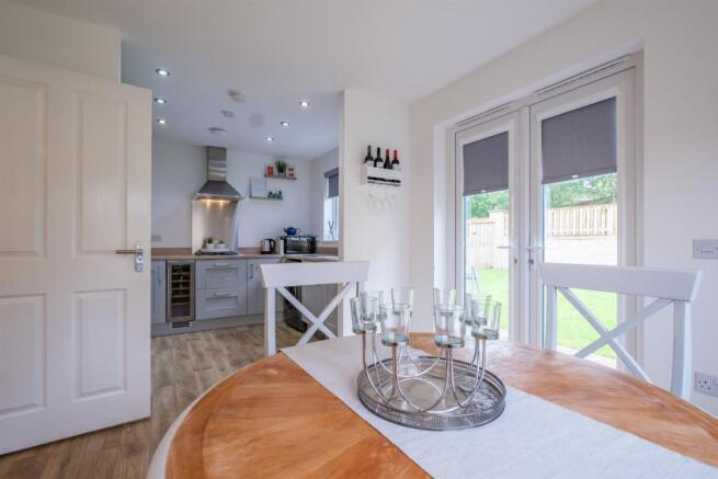 024-2_Hunterfield_Place_Carluke_ML84GY.jpg