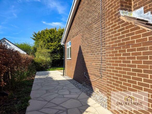 Side Patio Area (Left)