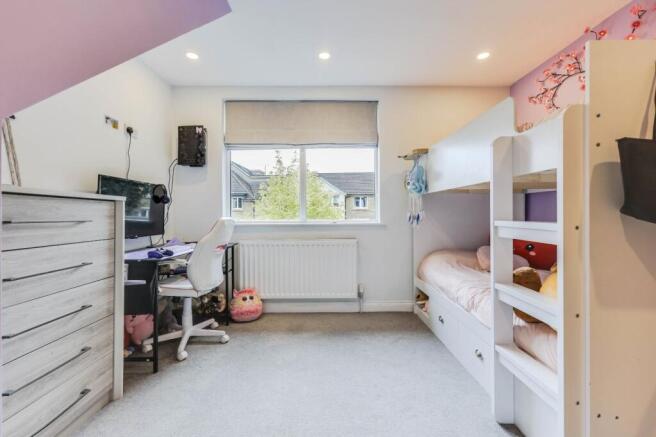 4 bed Terraced for sale Image 9