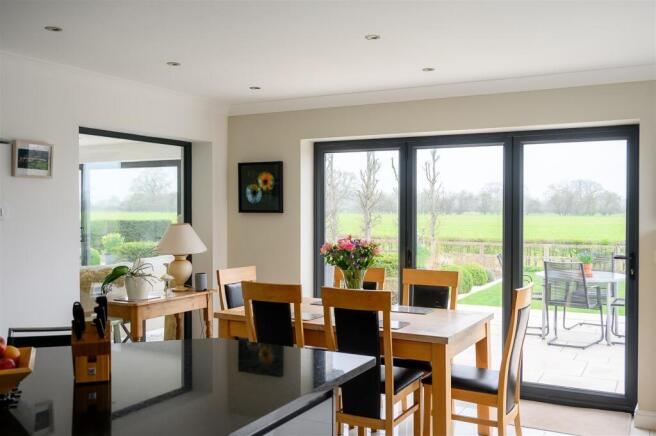 4 bed Detached for sale Image 12