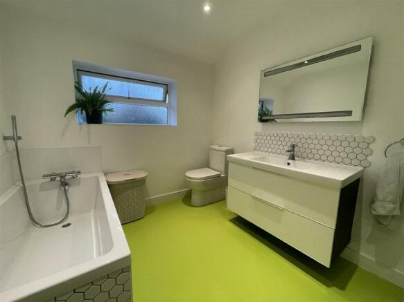 Bath1.jpg