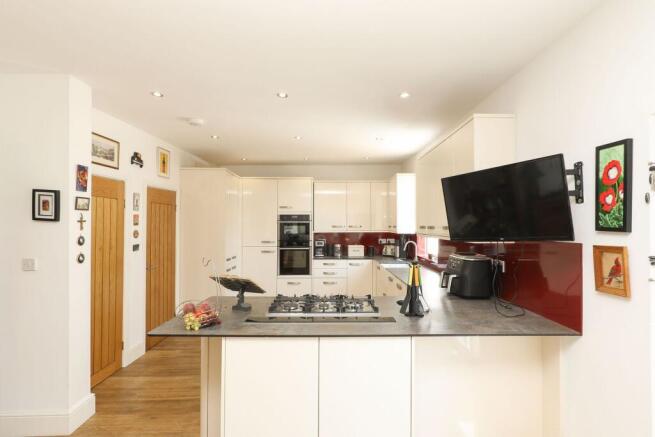 3 bed Detached for sale Image 5