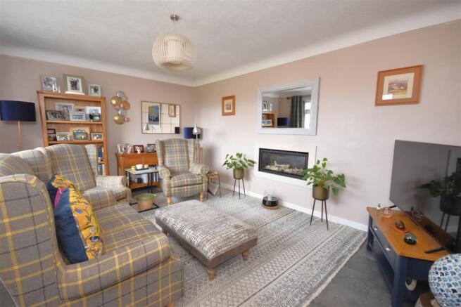 Dunraven Road, Little Neston, Neston photo 4