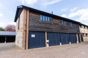 Flat 3, 5, Stiles Yard, Alresford SO24 9FH