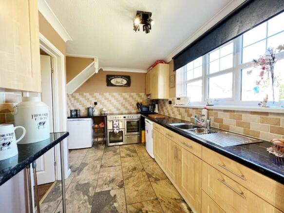 Kitchen 4.jpg