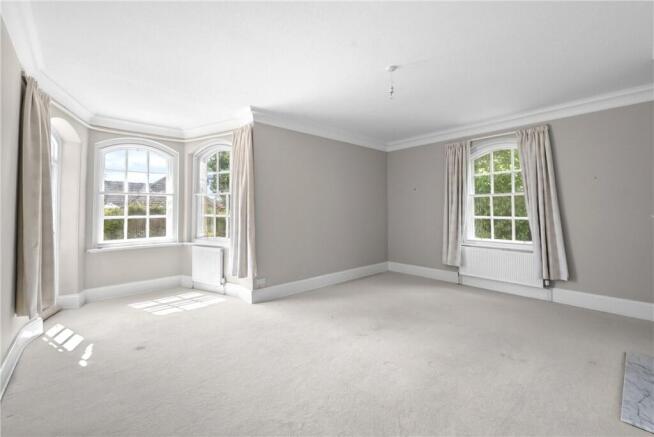 8 bed Detached for sale Image 5