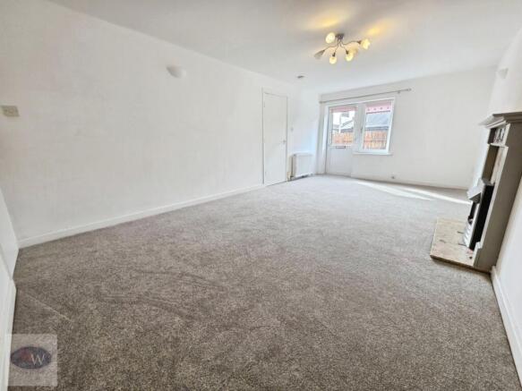 2 bed Ground Flat for sale Image 2
