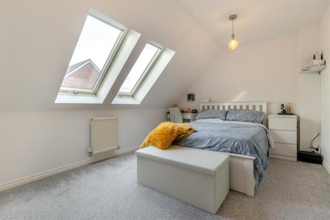 8586346-interior12.jpg