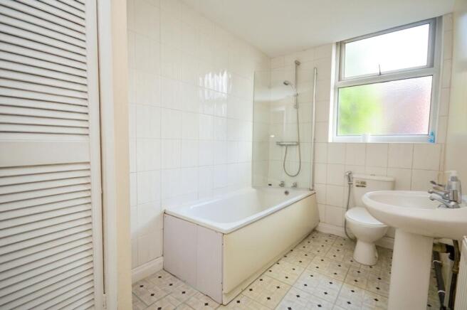 3 bed Terraced to rent Image 8