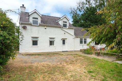 Llanbedrgoch, Isle of Anglesey, LL76
