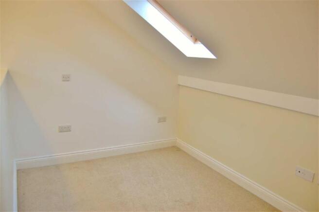 DOUBLE BEDROOM