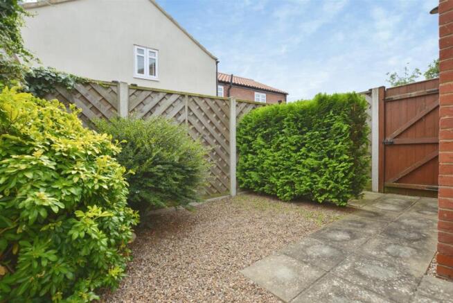 2 bed Semi-Detached for sale Image 12