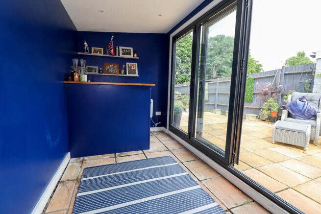 Office/bar/garden room