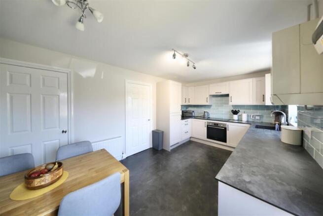 3 bed Terraced for sale Image 6