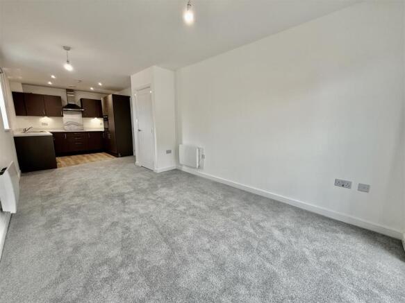 LOUNGE/KITCHEN