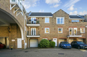 67, Cedar Terrace, Richmond TW9 2BZ