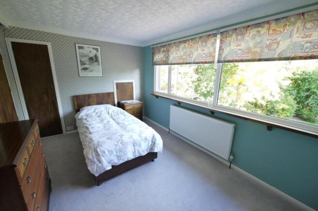BEDROOM 1:-