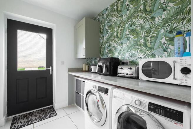 4 bed Detached for sale Image 8