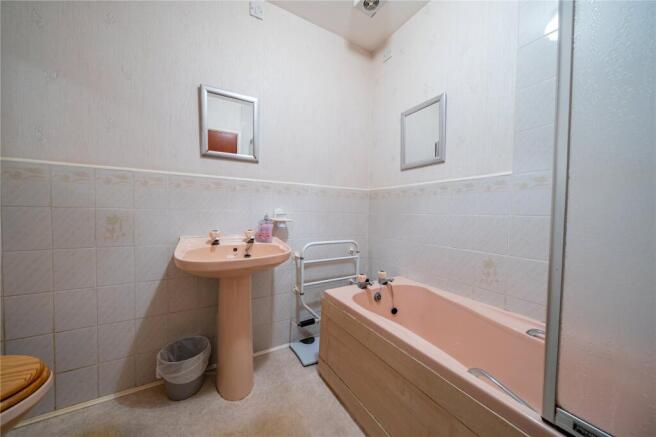 2 bed Apartment for sale Image 8