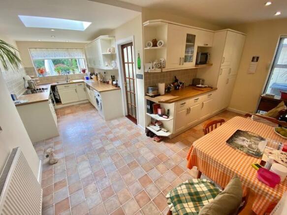Kitchen/Breakfast Ro