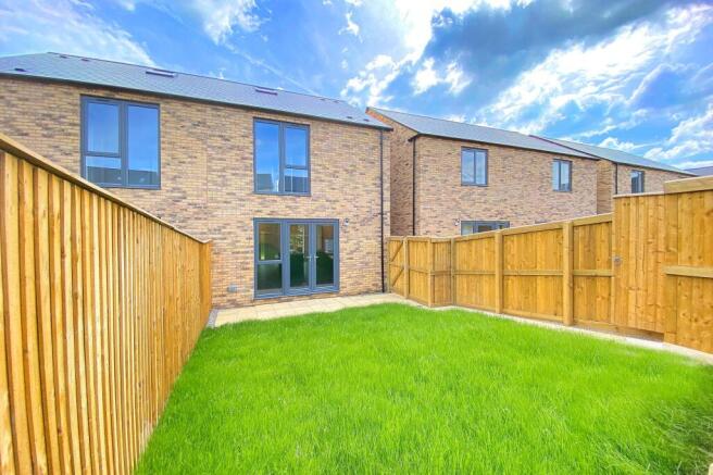 3 bed Semi-Detached to rent Image 4