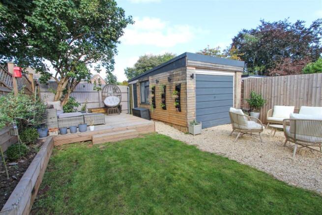 REAR GARDEN.jpg