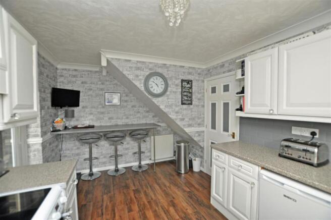 Kitchen2.jpg