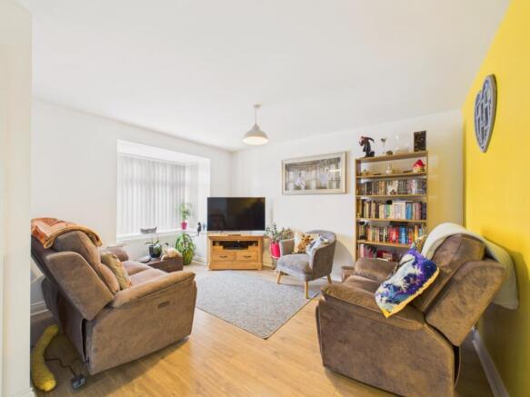 3 bed Semi-Detached for sale Image 6