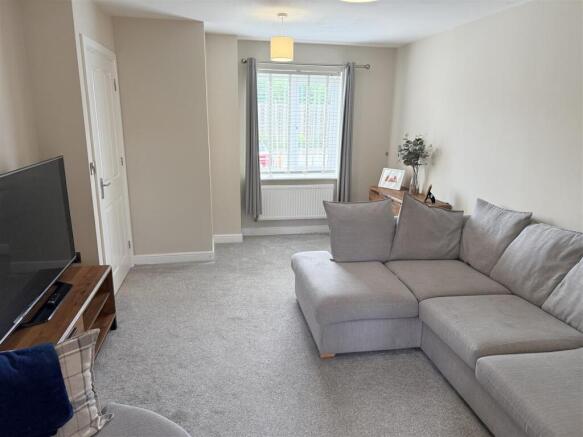 3 bed Town House for sale Image 9