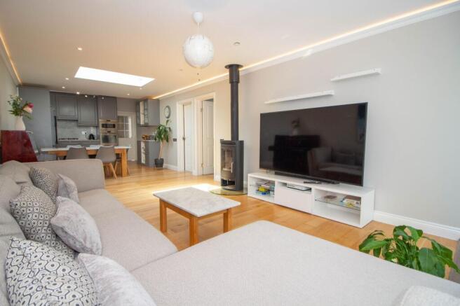 THRU KITCHEN/DINING/LOUNGE