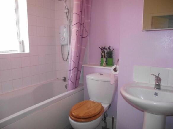 Stanley Avenue Bathroom