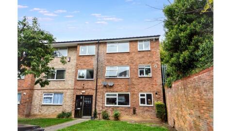 90 Aysgarth Close, Harpenden, Hertfordshire, AL5