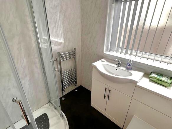 2 bed Bungalow for sale Image 7
