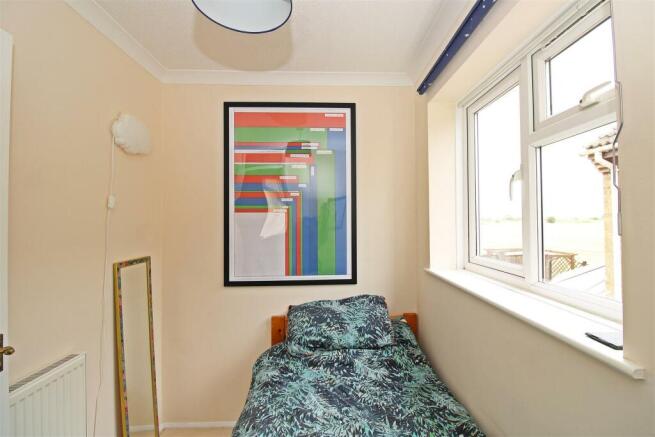 Bedroom 3 (Study / Cot Room)