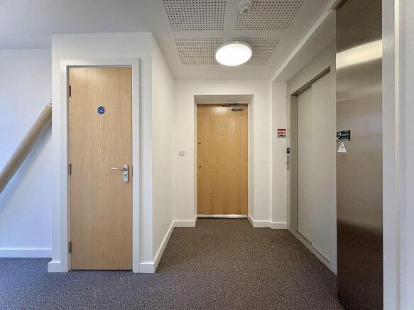 COMMUNAL AREA AND LIFT