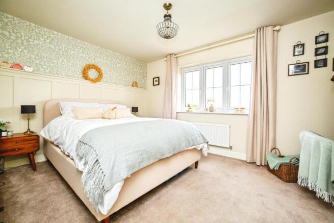 3 bed Semi-Detached for sale Image 10