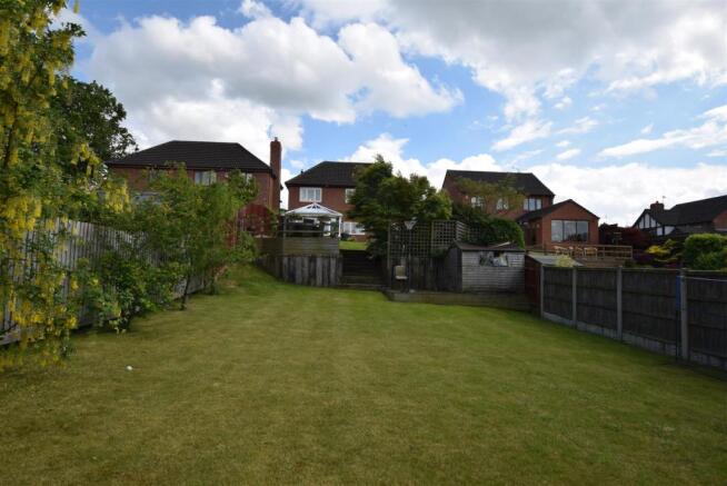 Extensive Enclosed Rear Garden
