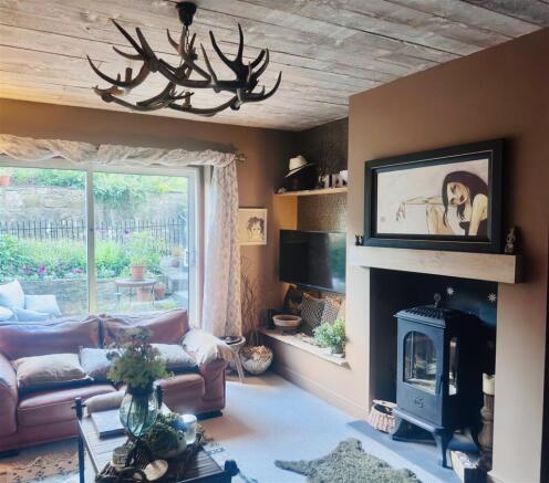 Living room 3.jpg