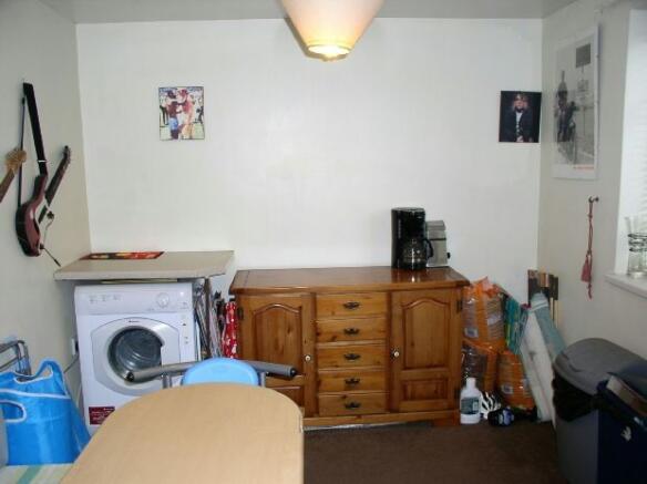 Dining Room / Utilit