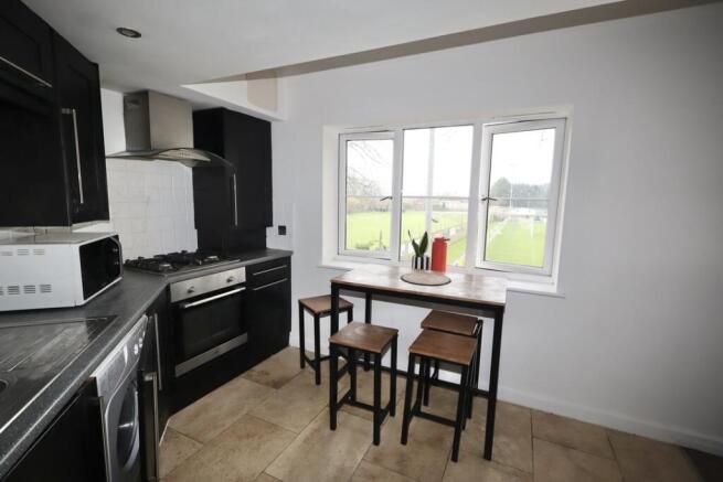 Kitchen / dining room