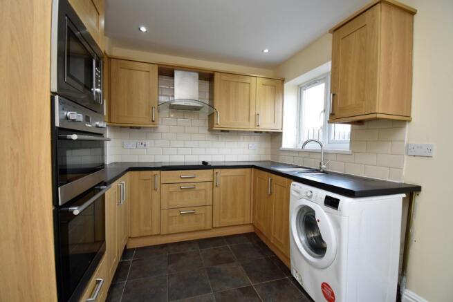 Common Road AVenue, South Kirkby (12)kitchen