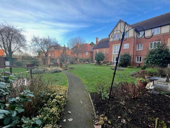 8 santler garden.jpg