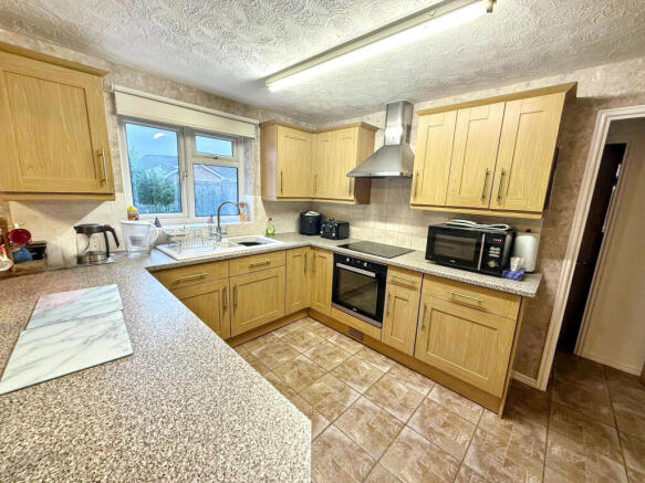 4 bed Detached for sale Image 6