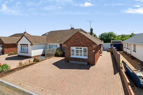 Hillview Crescent, East Preston, BN16