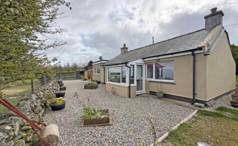 Upper Llandwrog, Caernarfon, Gwynedd, LL54