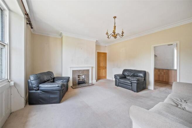 3 bed Apartment for sale Image 8